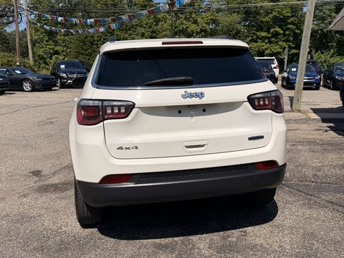 Used 2020 Jeep Compass Latitude w/ Cold Weather Group AWD/4WD image 6