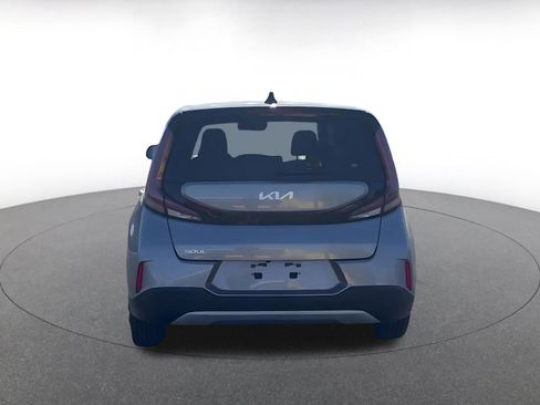 Used 2025 Kia Soul LX w/ LX Technology Package image 12