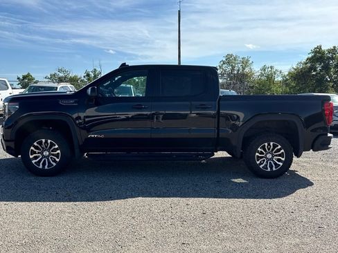 Used 2023 GMC Sierra 1500 AT4 w/ AT4 Premium Package AWD/4WD image 4