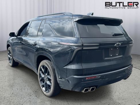 Used 2024 Chevrolet Traverse RS FWD image 3