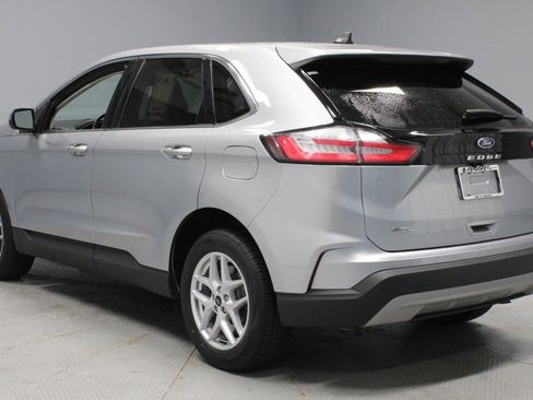 Certified 2024 Ford Edge SEL image 9