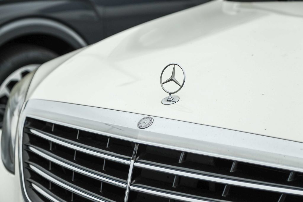 Used 2017 Mercedes-Benz S 550 Sedan image 5