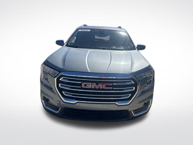 Used 2024 GMC Terrain SLT AWD/4WD image 3