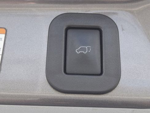 Used 2015 Toyota Sienna Limited Premium image 30