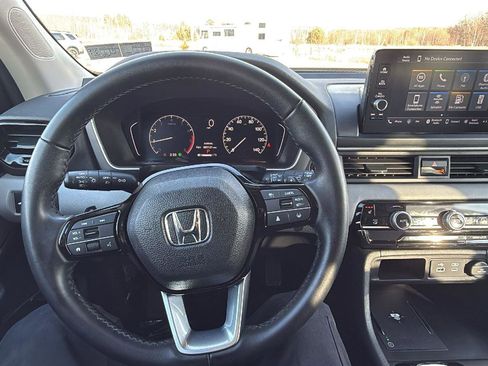 Used 2025 Honda Pilot EX-L image 29