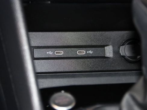 Used 2022 Volkswagen Taos SEL image 21