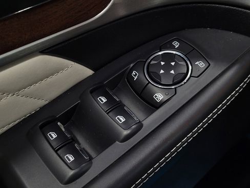 Used 2017 Ford Explorer Platinum image 27