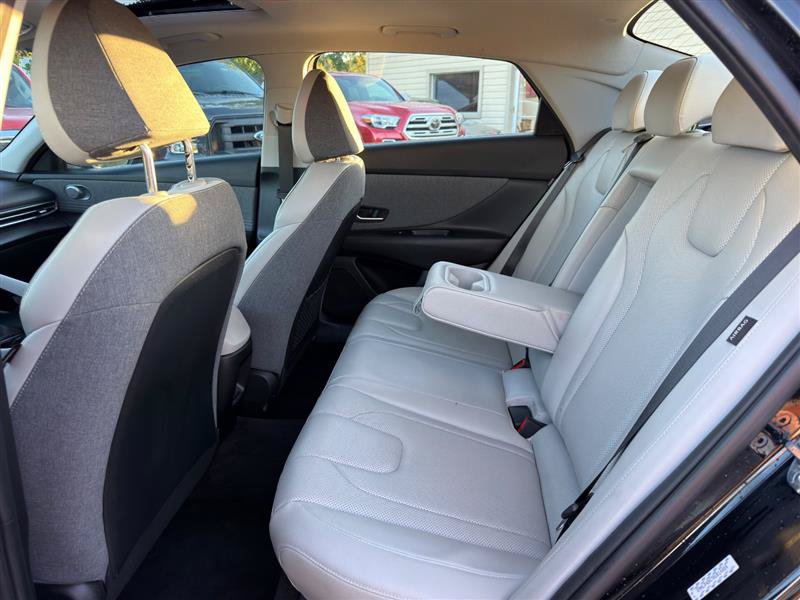 Used 2024 Hyundai Elantra Limited FWD image 23