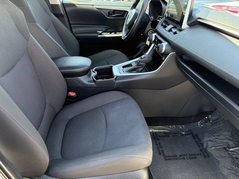 Certified 2025 Toyota RAV4 LE FWD image 16