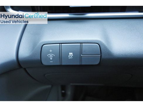 Certified 2025 Hyundai Elantra SEL image 22
