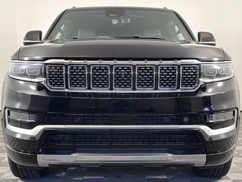 Used 2022 Jeep Grand Wagoneer Series III image 24