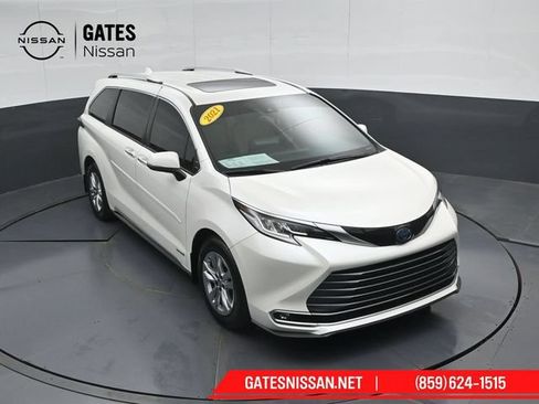 Used 2021 Toyota Sienna Limited w/ Protection Package (TMS) FWD image 53