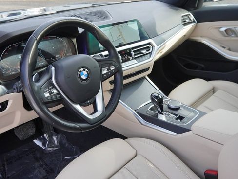 Used 2022 BMW 330i xDrive 330i xDrive w/ Driving Assistance Package image 31