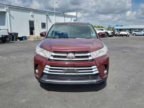 Used 2017 Toyota Highlander XLE image 17