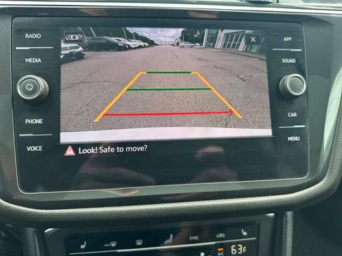 Certified 2024 Volkswagen Tiguan SE w/ Panoramic Sunroof Package AWD/4WD image 25