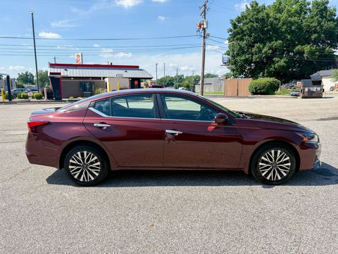 Used 2024 Nissan Altima 2.5 SV w/ SV Premium Package AWD/4WD image 21