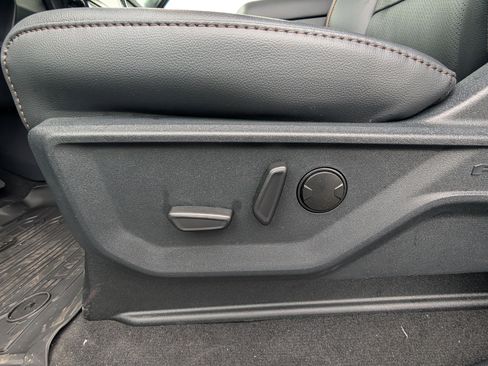 New 2026 Ford F250 Lariat w/ Black Appearance Package image 16