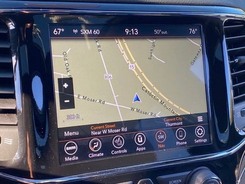 Used 2021 Jeep Grand Cherokee Limited image 17