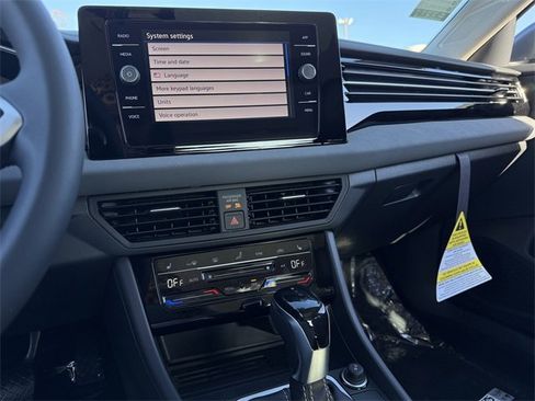 New 2026 Volkswagen Jetta SE image 13