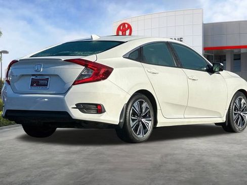 Used 2017 Honda Civic EX-T image 4