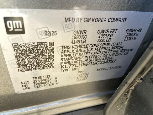 Used 2025 Chevrolet Trax LT w/ LT Convenience Package FWD image 35