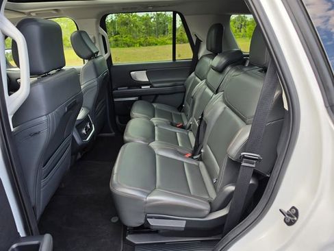 Used 2025 Ford Expedition Active AWD/4WD image 12
