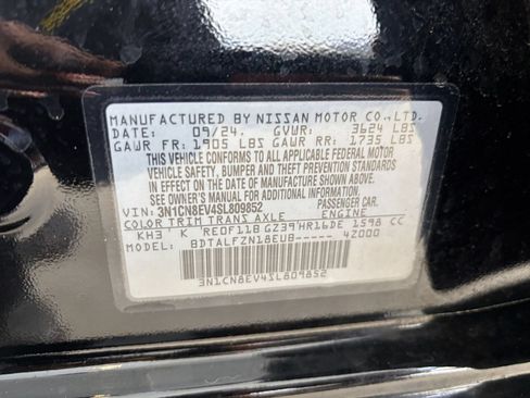 Used 2025 Nissan Versa SV FWD image 29