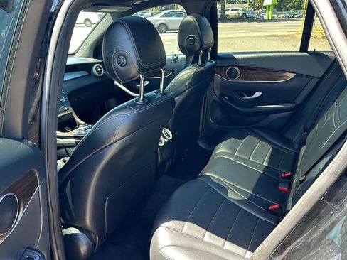 Used 2019 Mercedes-Benz GLC 300 4MATIC image 15