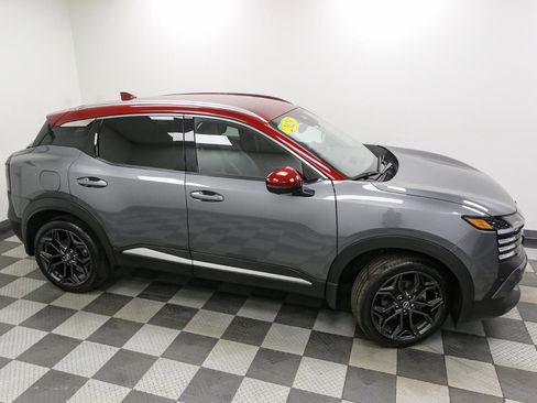 Used 2025 Nissan Kicks SR AWD/4WD image 5
