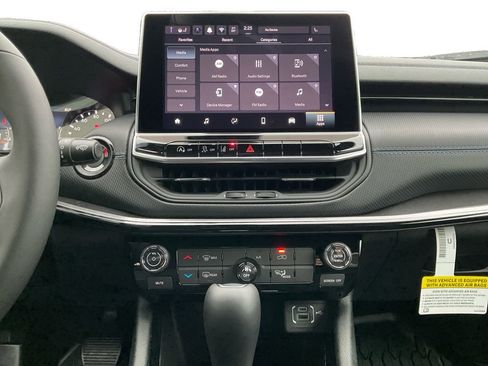 New 2026 Jeep Compass Latitude image 12