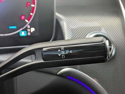 Certified 2025 Mercedes-Benz GLC 300 4MATIC image 10