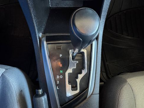 Used 2015 Toyota Corolla L FWD image 25