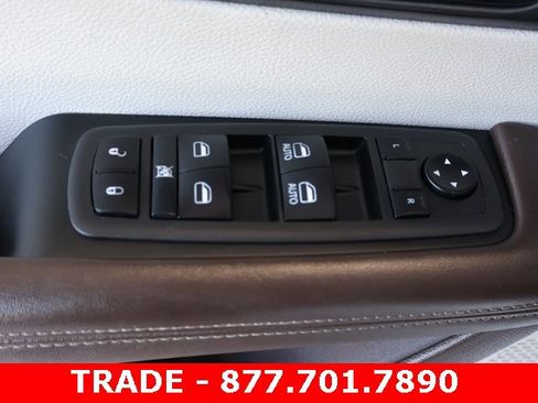 Used 2021 Chrysler Pacifica Touring w/ Cold Weather Group image 11