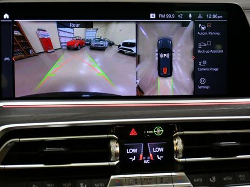 Used 2022 BMW X7 xDrive40i w/ Premium Package AWD/4WD image 44
