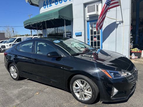 Used 2019 Hyundai Elantra SEL FWD image 3