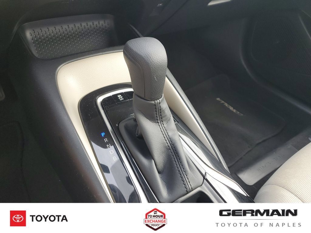 Used 2022 Toyota Corolla LE FWD image 27