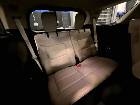 Used 2023 Ford Explorer Limited w/ Limited Technology Package image 17