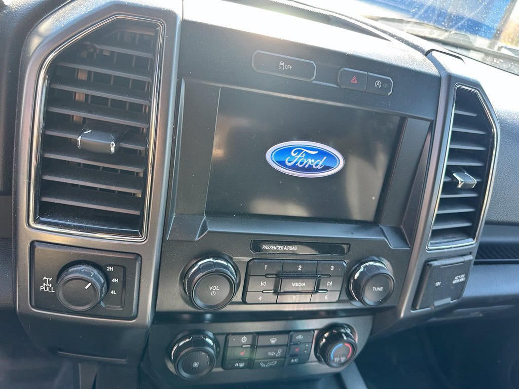 Used 2020 Ford F150 XLT w/ Equipment Group 302A Luxury AWD/4WD image 17
