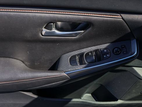 Used 2024 Nissan Sentra SR w/ SR Premium Package FWD image 24
