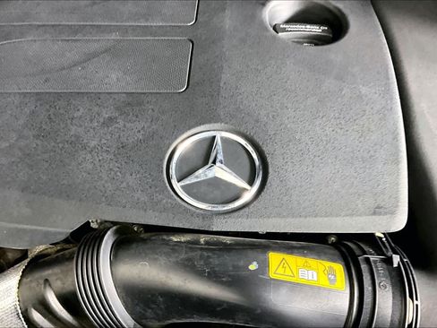 Used 2021 Mercedes-Benz GLE 350 4MATIC image 32