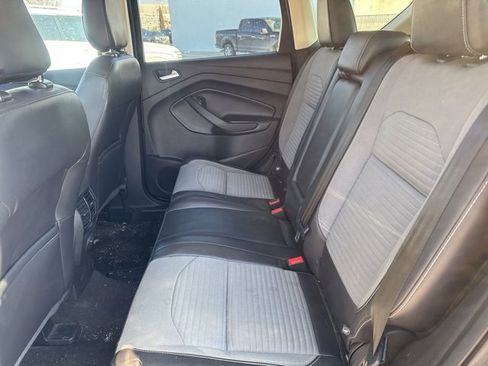 Used 2019 Ford Escape SE image 11