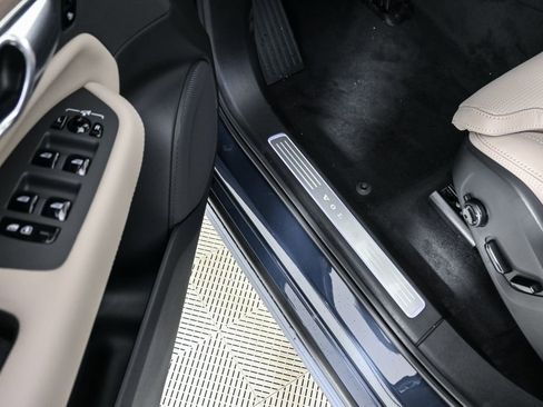 New 2026 Volvo XC90 T8 Ultra w/ Protection Package Premier AWD/4WD image 8