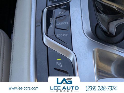 Used 2018 BMW 750i xDrive image 25