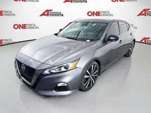 Used 2019 Nissan Altima 2.5 SR w/ SR Premium Package FWD image 3
