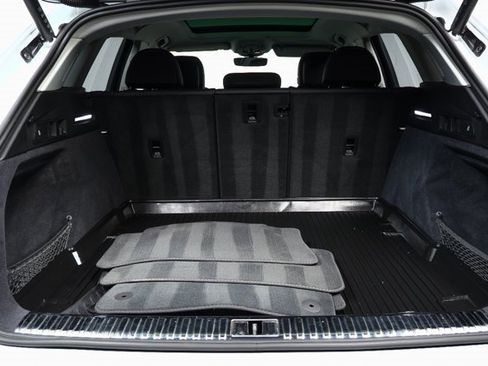 Used 2024 Audi Q8 e-tron Premium Plus image 28