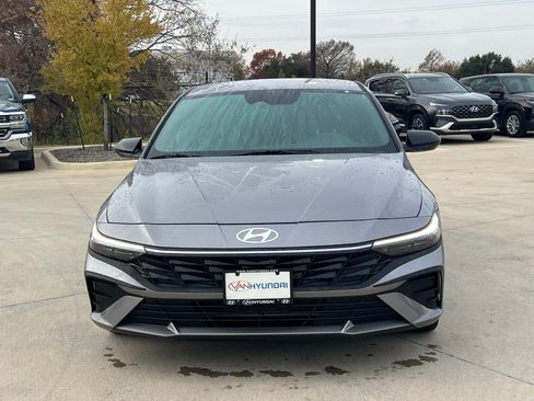 Certified 2025 Hyundai Elantra Sport image 2