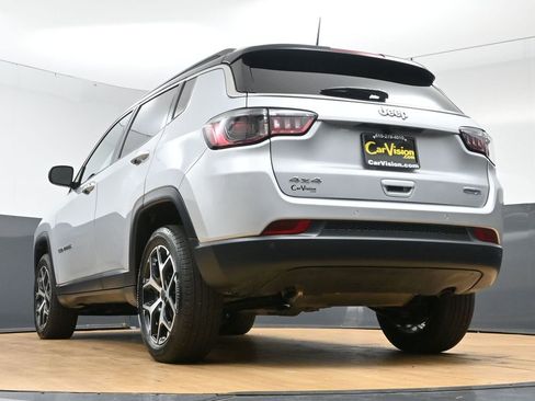 Used 2026 Jeep Compass Limited image 8