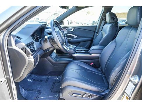 Used 2025 Acura RDX SH-AWD image 17
