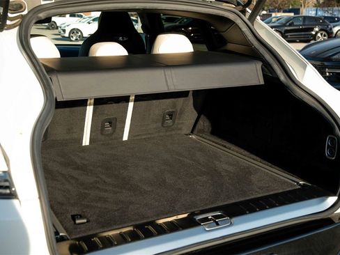 Used 2022 Aston Martin DBX image 36