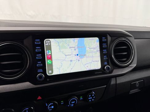 Used 2020 Toyota Tacoma TRD Off-Road AWD/4WD image 18